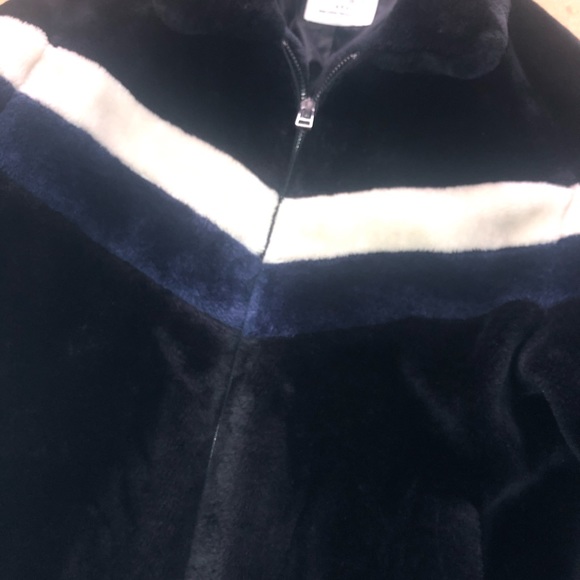 Urban Outfitters Teddy coat - Picture 2 of 4